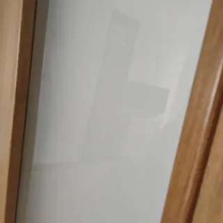 Puerta de madera con cristal