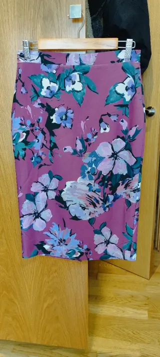 Falda midi floral morada