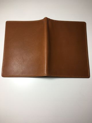 Elegante Cartera de Cuero Marrón