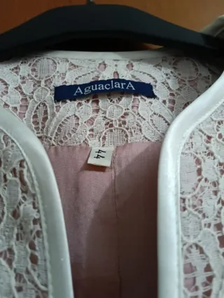 Chaqueta cocktail corte Channel de Aguaclara.