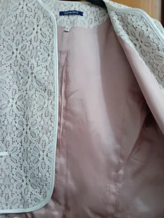 Chaqueta cocktail corte Channel de Aguaclara.