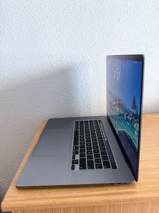 Macbook Pro 16’’2019 i7 32GB Ram 500GB SSD