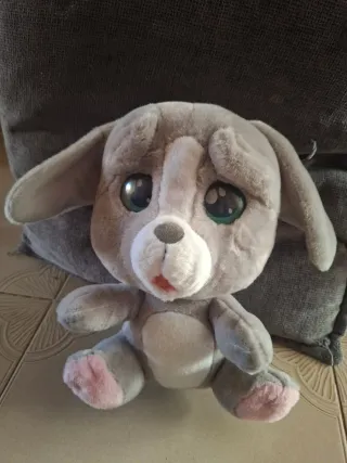 Peluche perro ojos grandes