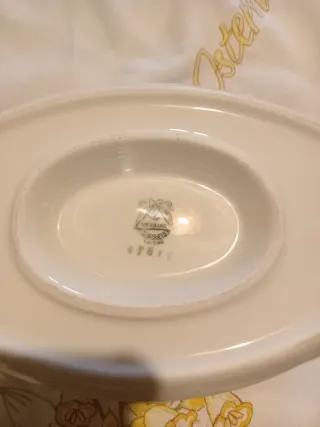 Salsiera in porcellana con bordo oro della Verbano