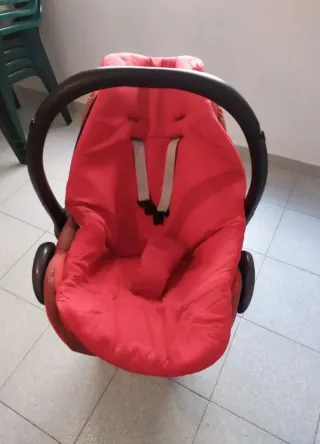 Carrito de bebé Quinny rojo