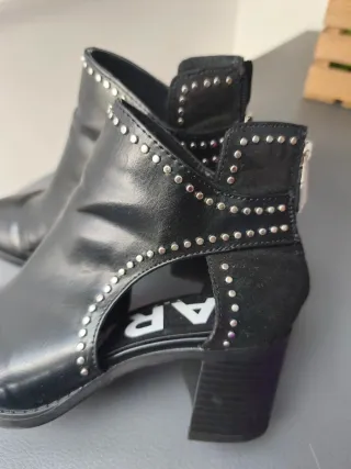 Botines Zara Negros Tachuelas