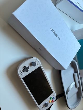 Retroid Pocket 6 Gris/Blanco