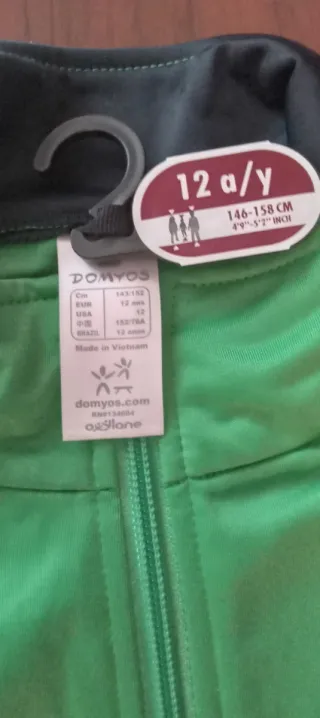 Chaqueta Domyos verde y blanca