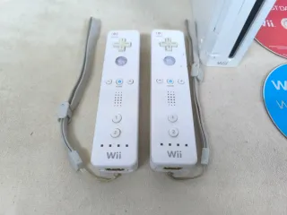 Consola Wii Bianca + 4 Giochi + 2 Controller