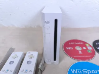 Consola Wii Bianca + 4 Giochi + 2 Controller