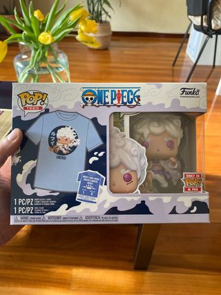 Funko Pop! One Piece T-Shirt y Figura
