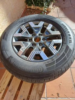 Llantas de aluminio 18", neumatico incluido