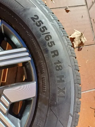 Llantas de aluminio 18", neumatico incluido