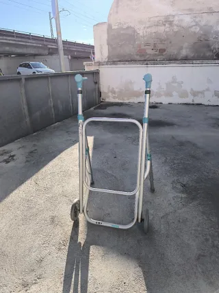 Andador 2 ruedas y tacos