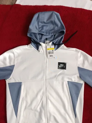 Sudadera Nike con capucha