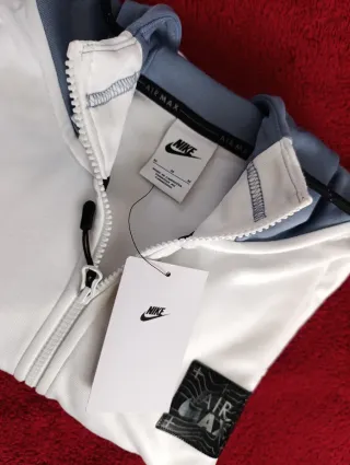 Sudadera Nike con capucha