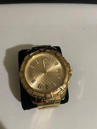 Reloj Guess Dorado