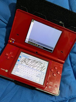 Nintendo DSi Roja
