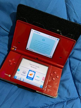 Nintendo DSi Roja