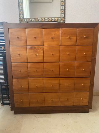 Cómoda de madera maciza