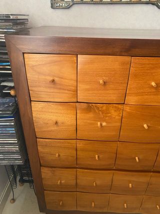 Cómoda de madera maciza