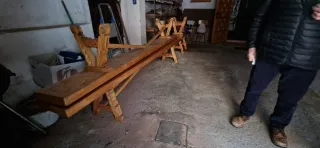 Mesa de bodega de madera rústica, 4 bancas,