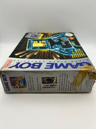 Nintendo Game Boy con scatola