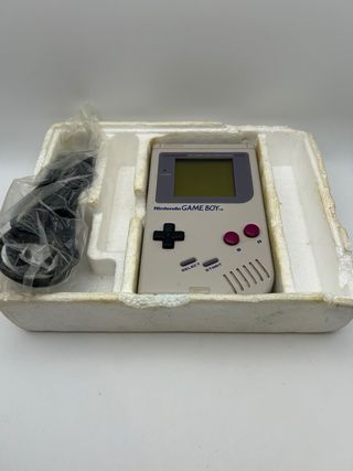 Nintendo Game Boy con scatola