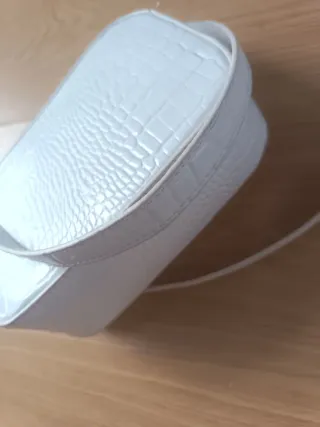 Bolso blanco Stradivarius efecto piel