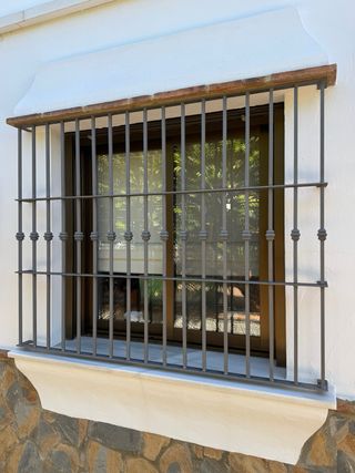 Ventanas y puertas de aluminio.