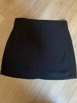 Se venden 3 faldas por 6€