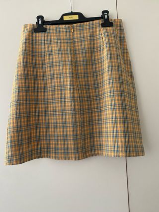 Se venden 3 faldas por 6€