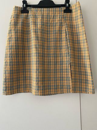 Se venden 3 faldas por 6€