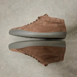 Botín Camper Marrón con Cordón Elástico