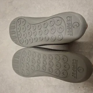 Botín Camper Marrón con Cordón Elástico