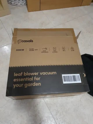 Sopladora de hojas y aspiradora 2 en 1 con cable.