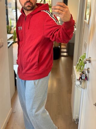 Sudadera Adidas Roja con Rayas