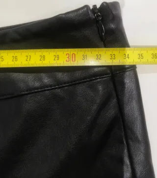 Pantalón polipiel negro