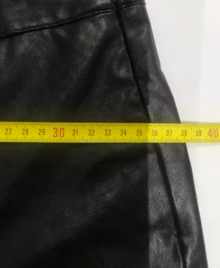 Pantalón polipiel negro