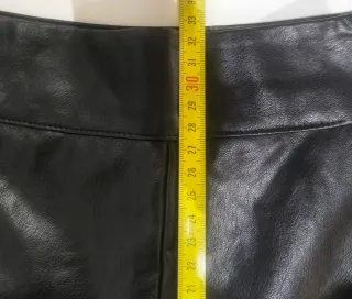 Pantalón polipiel negro