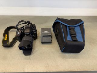 Cámara Nikon D3300 + Accesorios