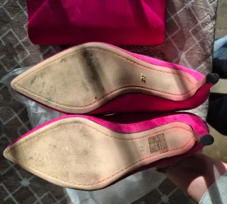 Zapatos tacón y bolso fucsia