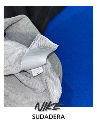 Sudadera Nike con cremallera y capucha