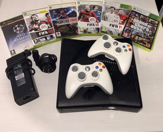 Xbox 360 con 2 mandos y 6 juegos