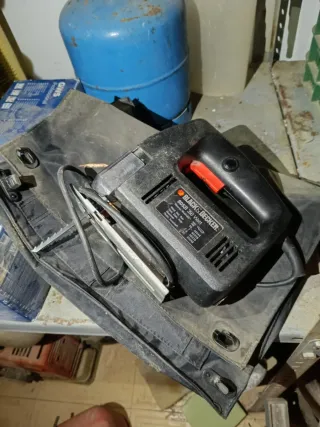 Sierra de calar Black & Decker 350W