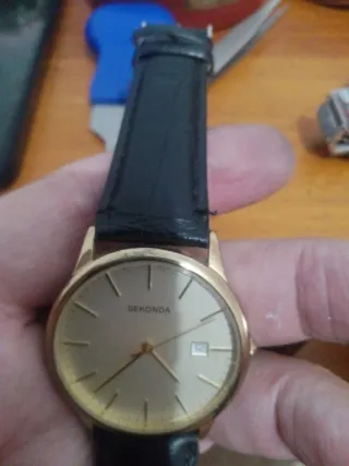 Reloj Sekonda Dorado Correa Negra