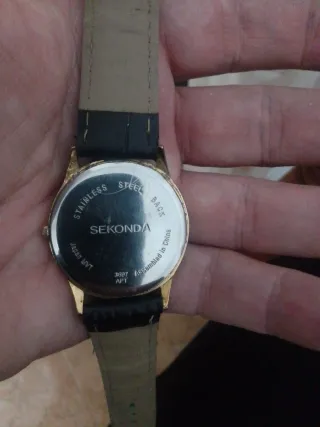 Reloj Sekonda Dorado Correa Negra