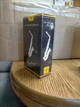 Caja cañas Vandoren 4 Saxo Alto Mib
