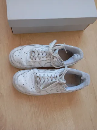 Nike Air Force 1 '07 Talla 39 Blancas