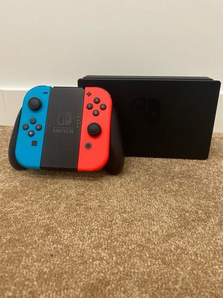 Nintendo Switch Azul/Rojo + Funda + Mando Pro